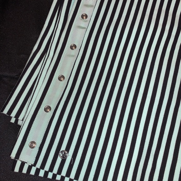 Lululemon Vinyasa Scarf in Black Tonga Stripe Mint - Picture 5 of 7